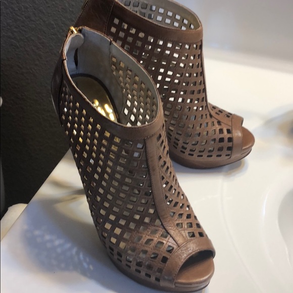 MK heels - Picture 1 of 5